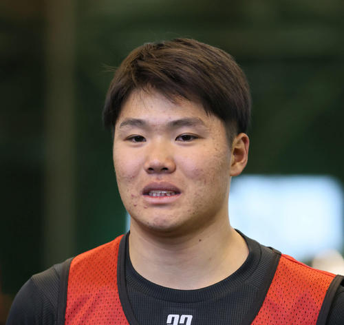 【広島】新人３選手がキャンプ初休日に宮崎の味マグロ＆ウナギ堪能　ドラ２高「おいしい」と笑顔