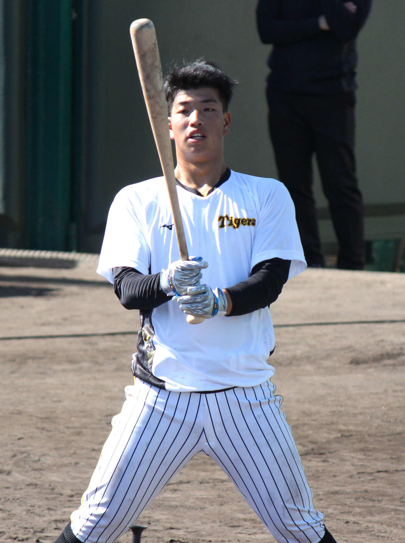 阪神百崎蒼生（2024年2月1日撮影）