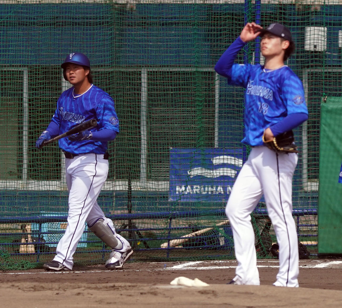 小園を相手に奮闘するも中飛にとどまったDeNAドラフト4位の石上（撮影・たえ見朱実）