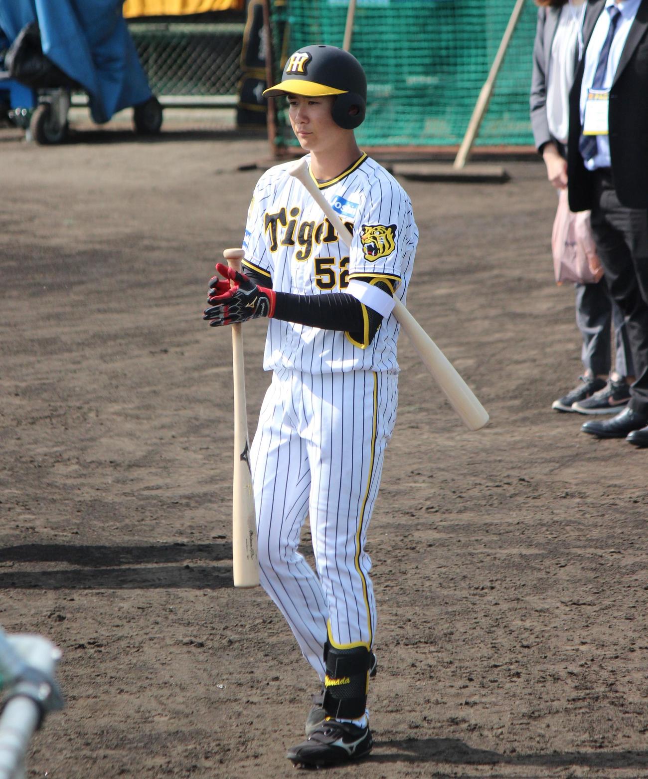 2軍キャンプのフリー打撃で初めて投手と対戦した阪神山田脩也（撮影・柏原誠）