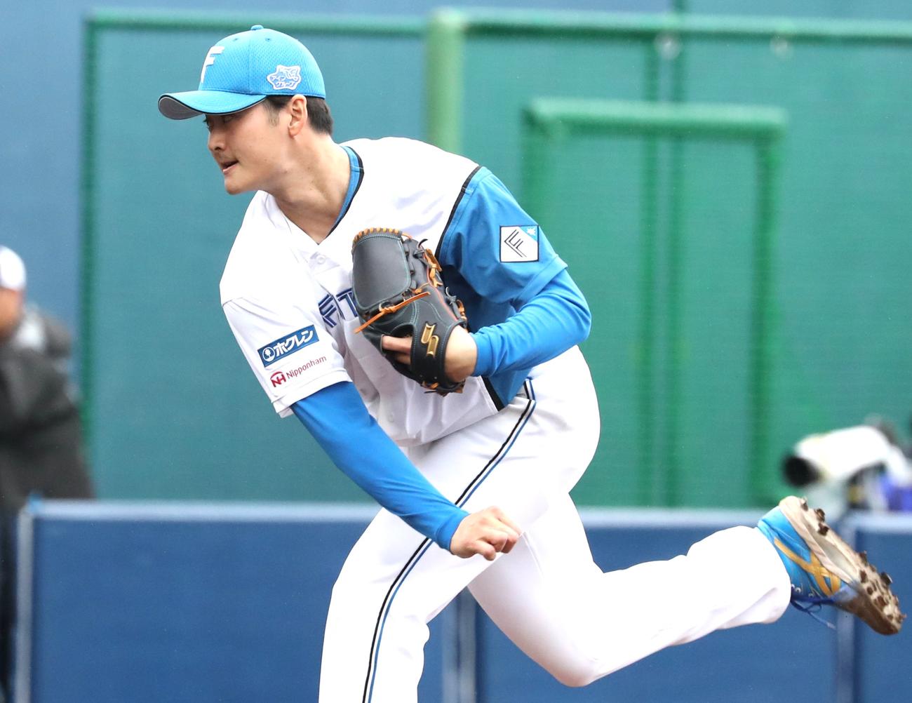 日本ハム紅白戦　6回に登板の白組中山（撮影・黒川智章）