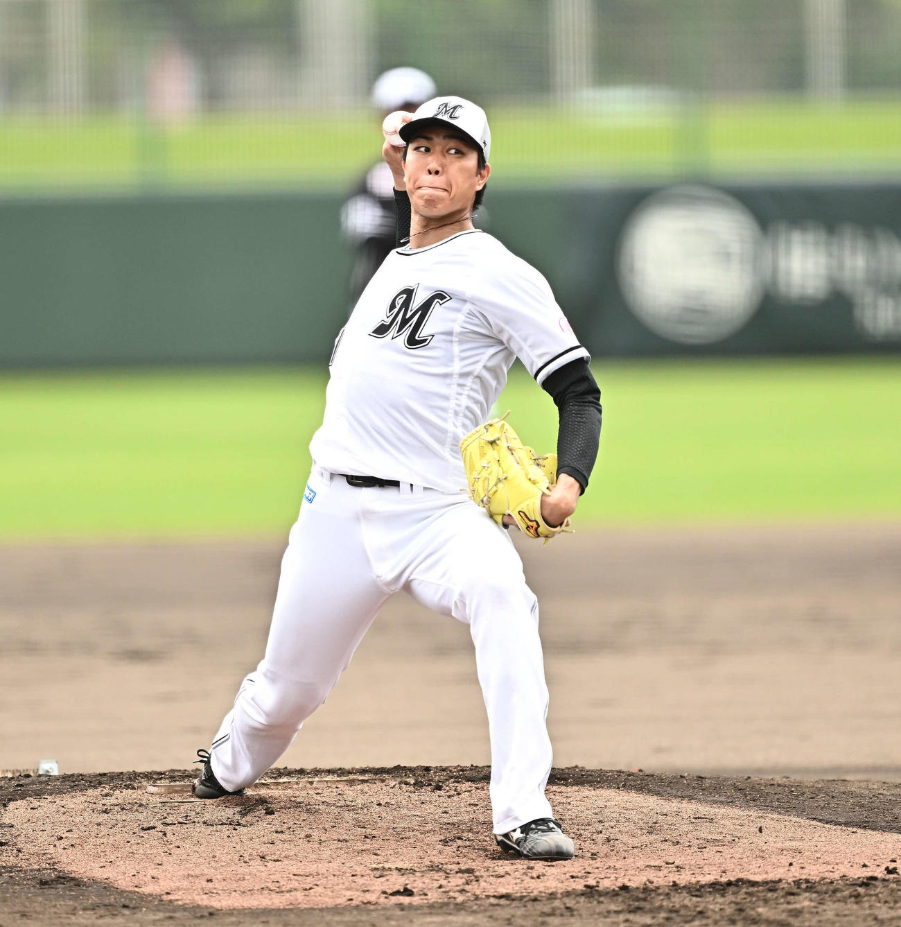 ライブBPで登板したロッテ大谷（撮影・滝沢徹郎）