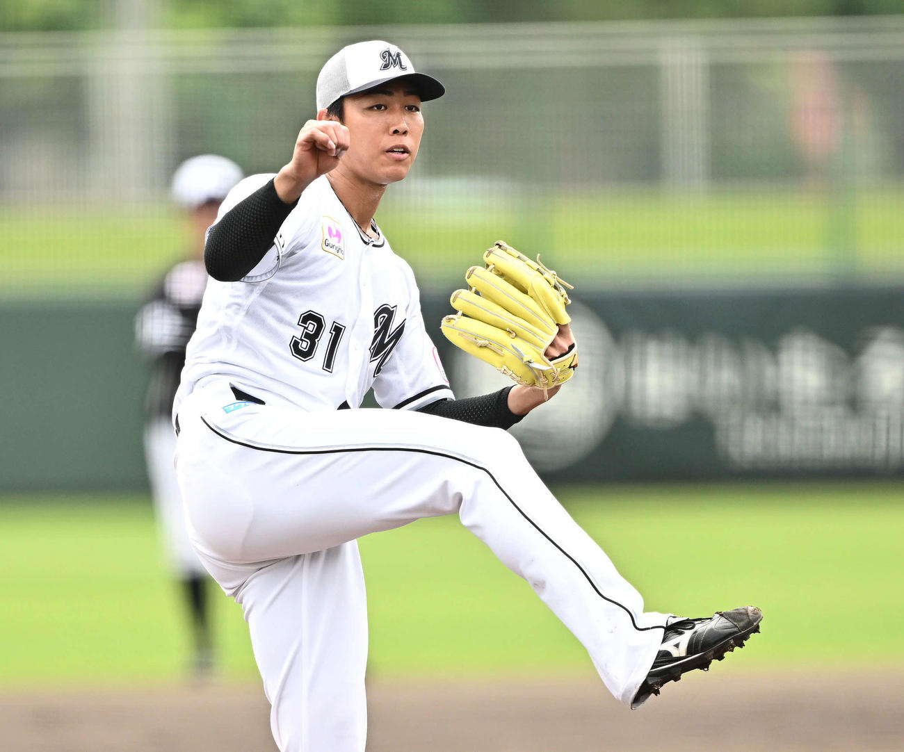ライブBPで登板したロッテ大谷（撮影・滝沢徹郎）
