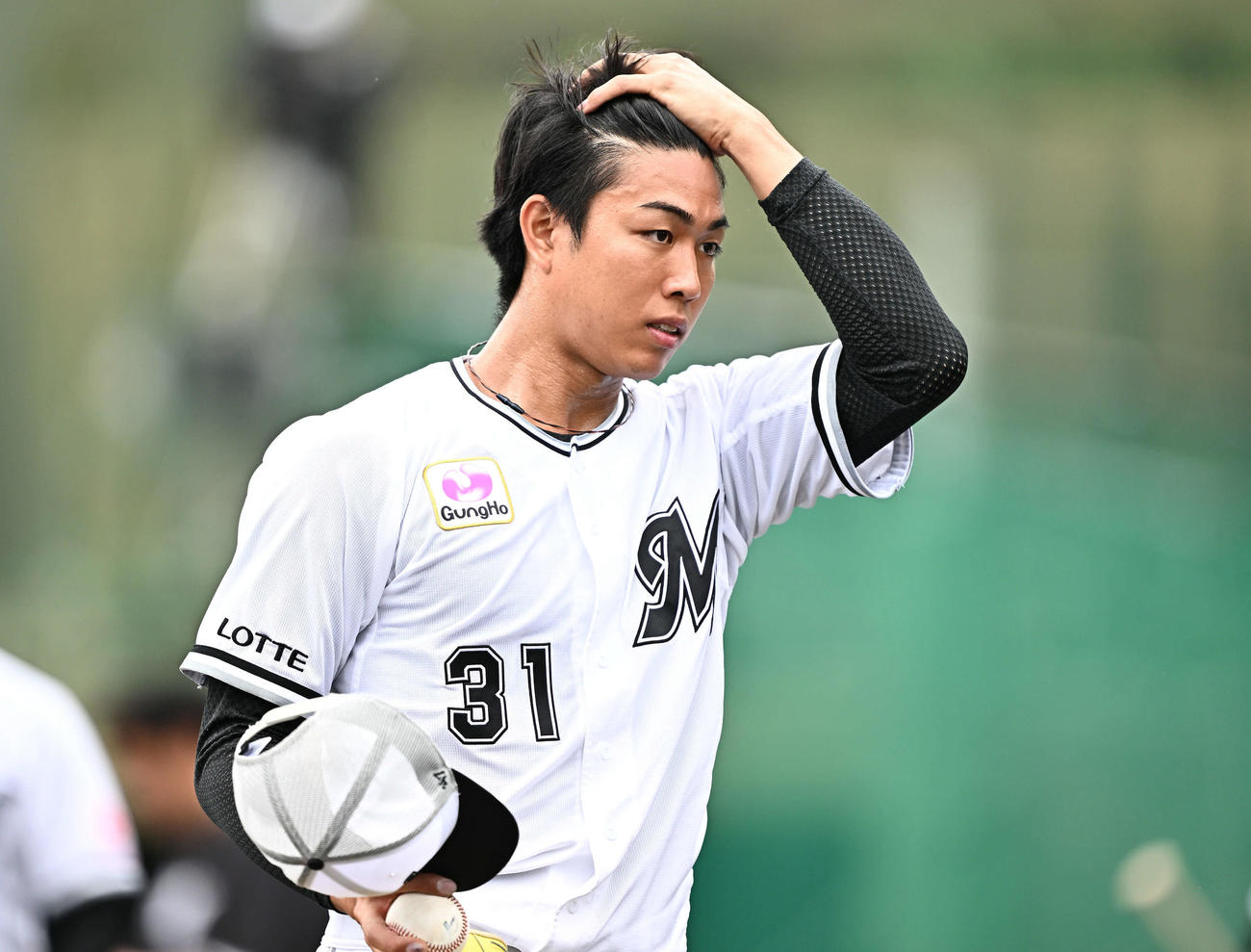 ライブBPの登板を終えたロッテ大谷（撮影・滝沢徹郎）