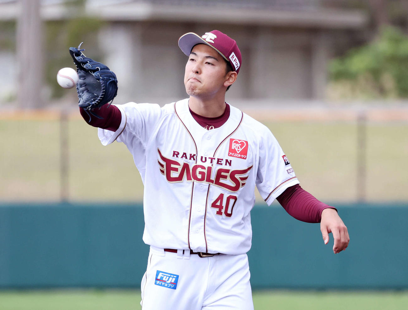 シート打撃に登板した楽天桜井（撮影・鈴木正人）
