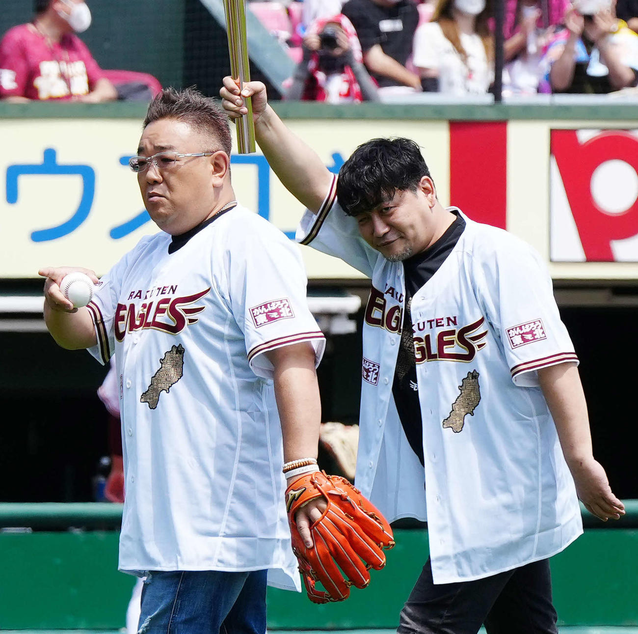 サンドウィッチマンの伊達みきお（左）と、富澤たけし