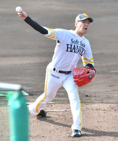 打撃投手で登板したソフトバンク石川（撮影・岩下翔太）