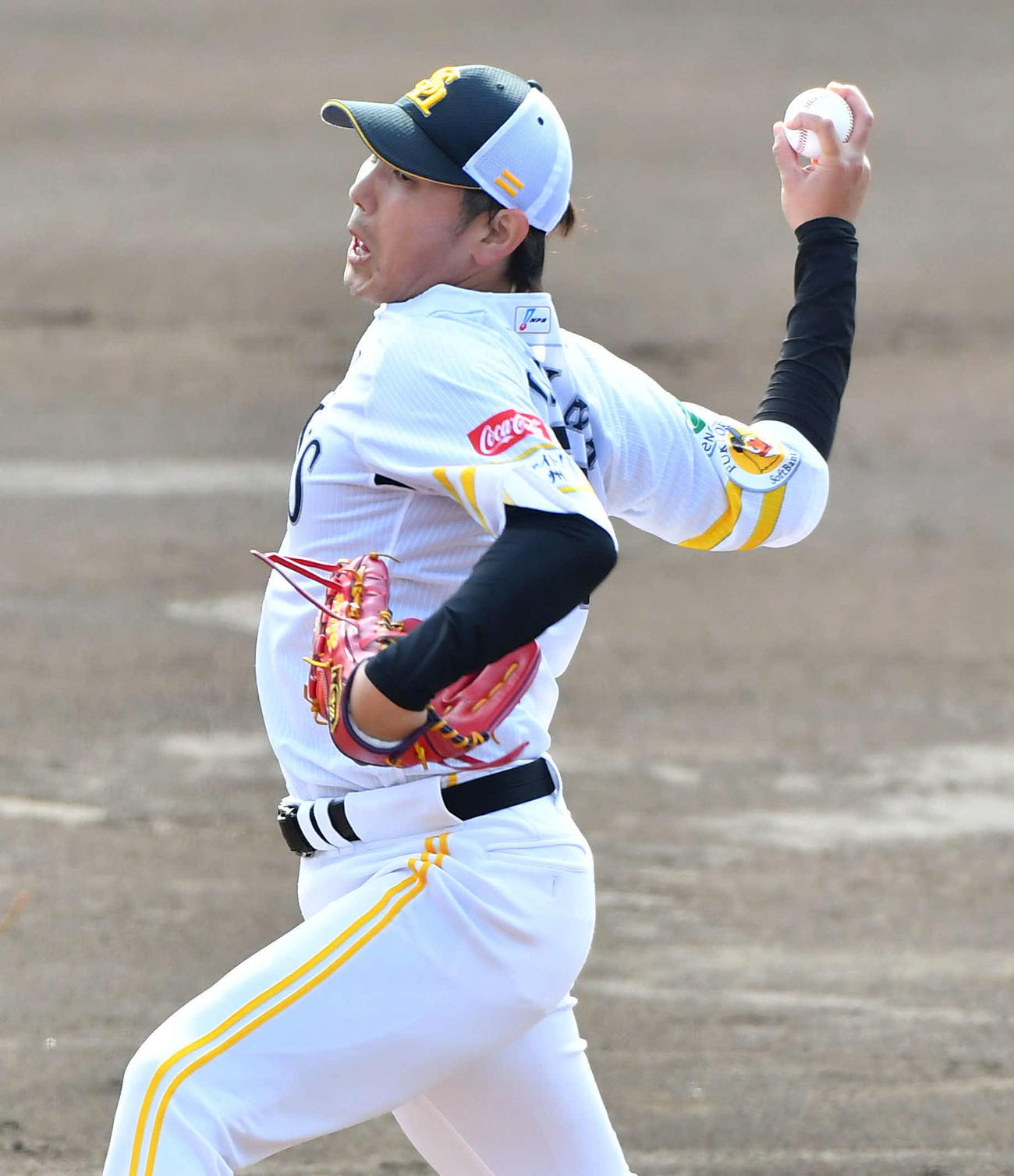 打撃投手で登板したソフトバンク石川（撮影・岩下翔太）