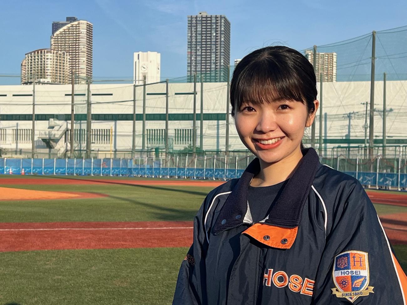 「谷保さんにそっくりの声」と話題の法大・上中咲葵マネジャー（撮影・金子真仁）