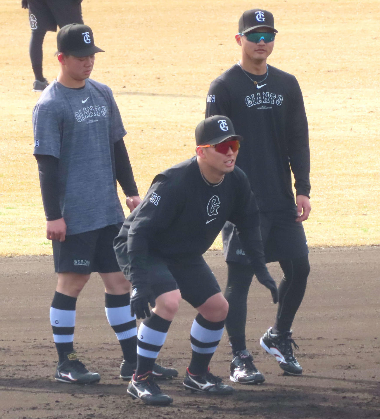 走塁練習を行う巨人浅野（撮影・黒須亮）