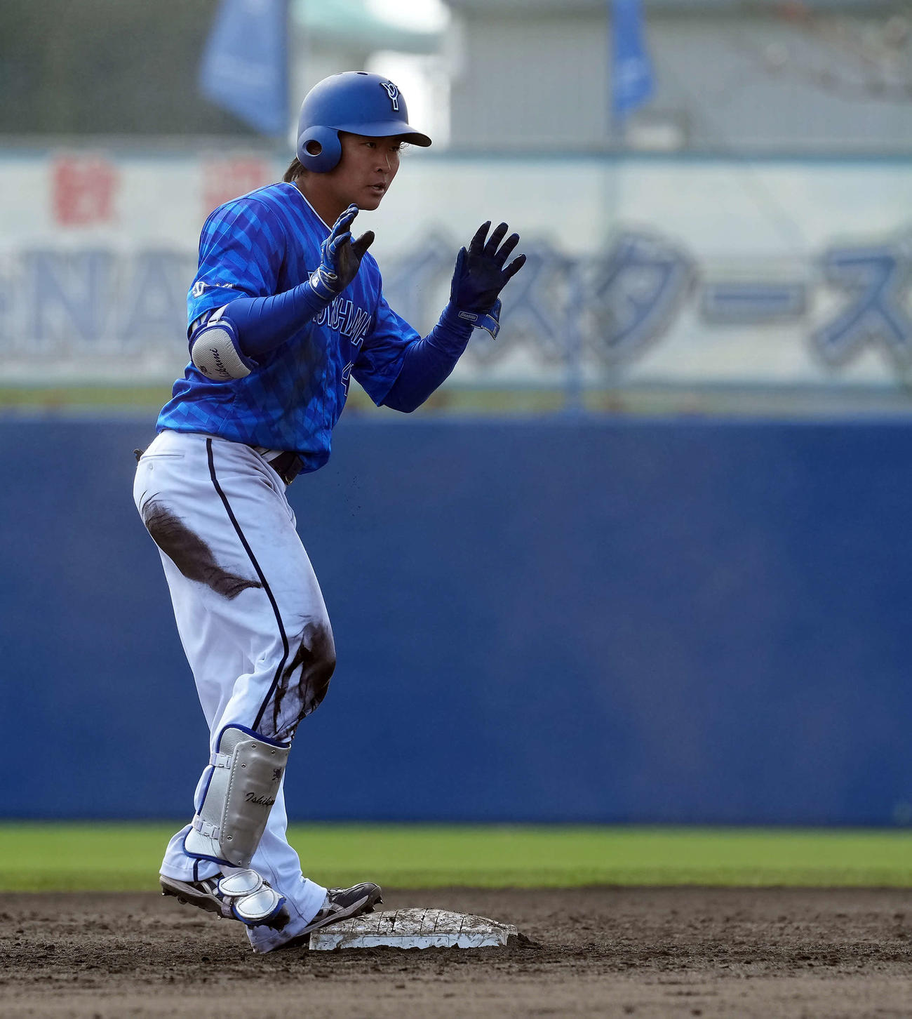 紅白戦　4回表紅組無死、二塁打を放った石上（撮影・たえ見朱実）