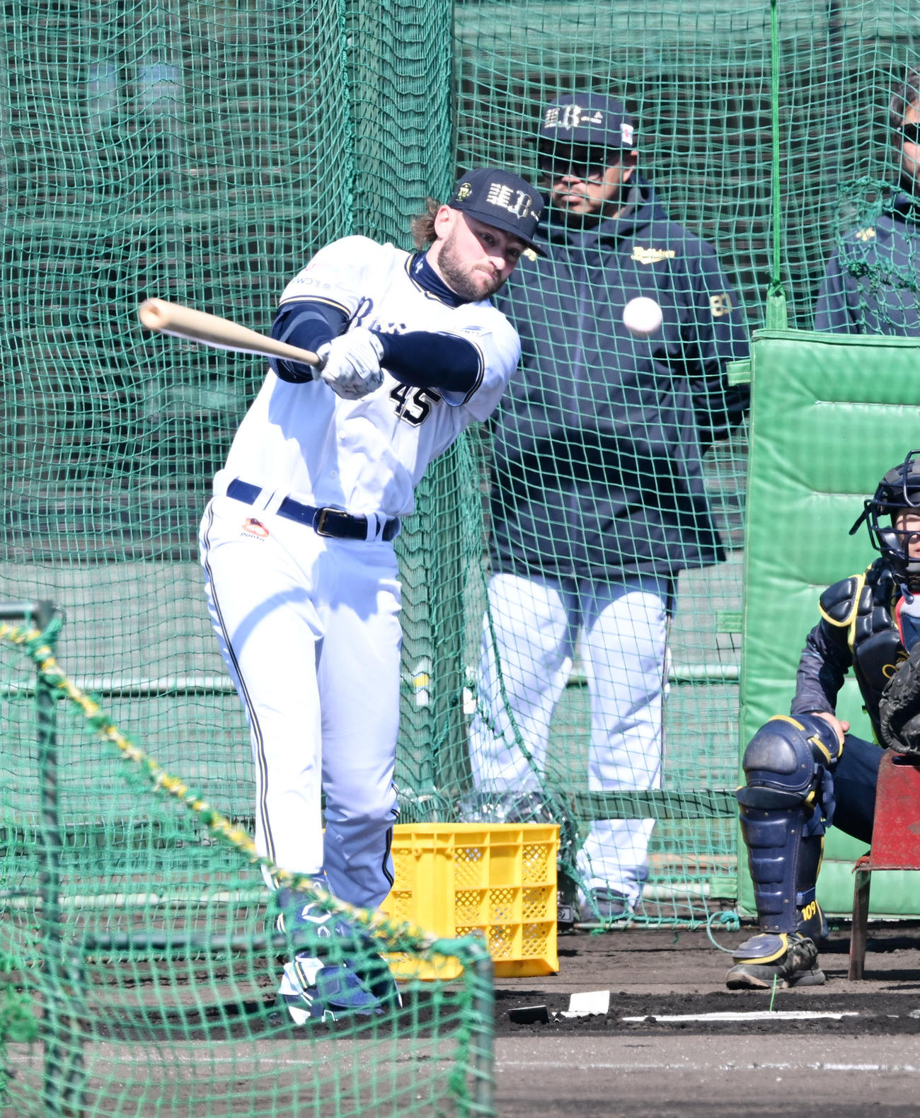 フリー打撃で鋭い打球を放つオリックス・トーマス（撮影・和賀正仁）
