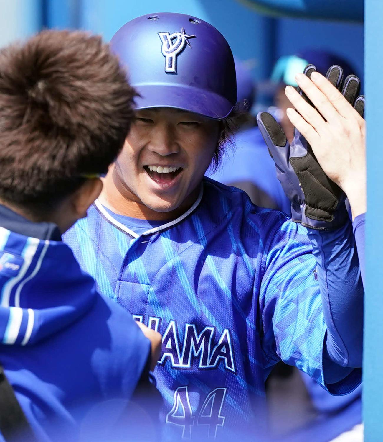 紅白戦　4回表赤組無死一、三塁、東妻純平の適時打で生還した石上（撮影・たえ見朱実）