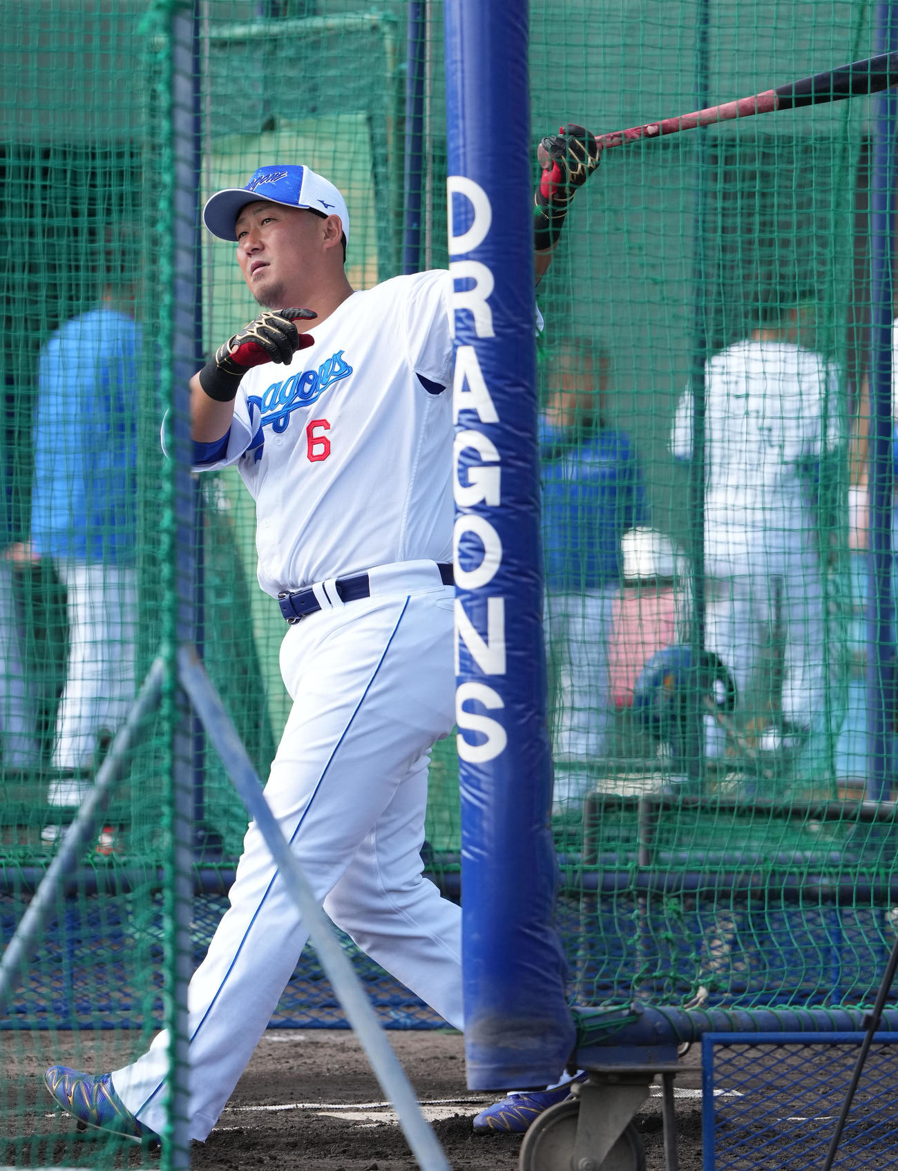 今キャンプ初の特打を行う中田（撮影・森本幸一）