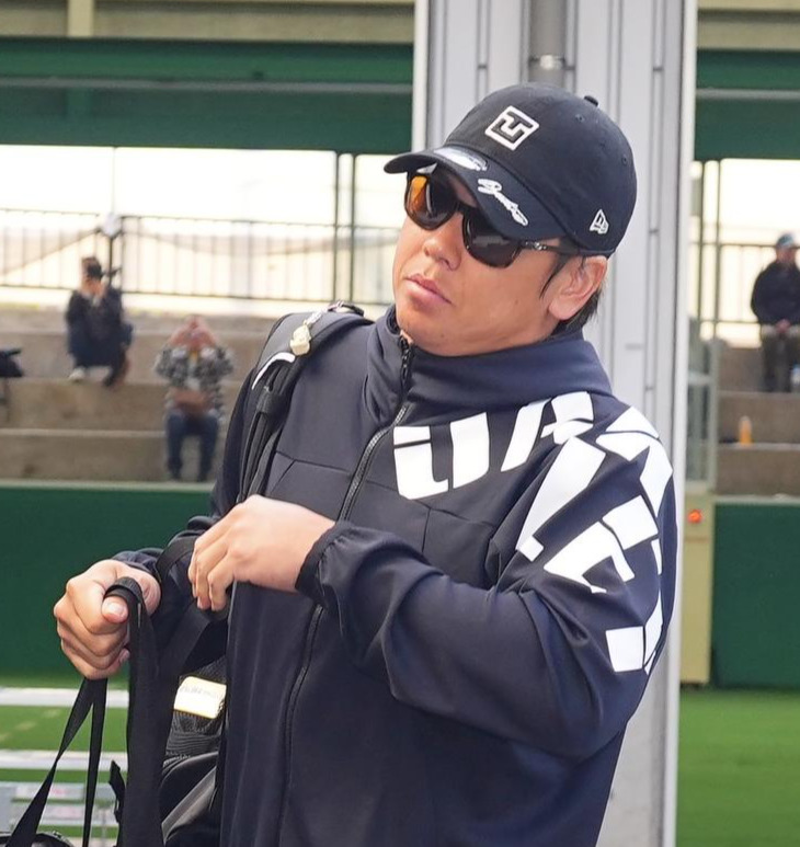阪神春季キャンプ　球場入りする梅野（撮影・藤尾明華）