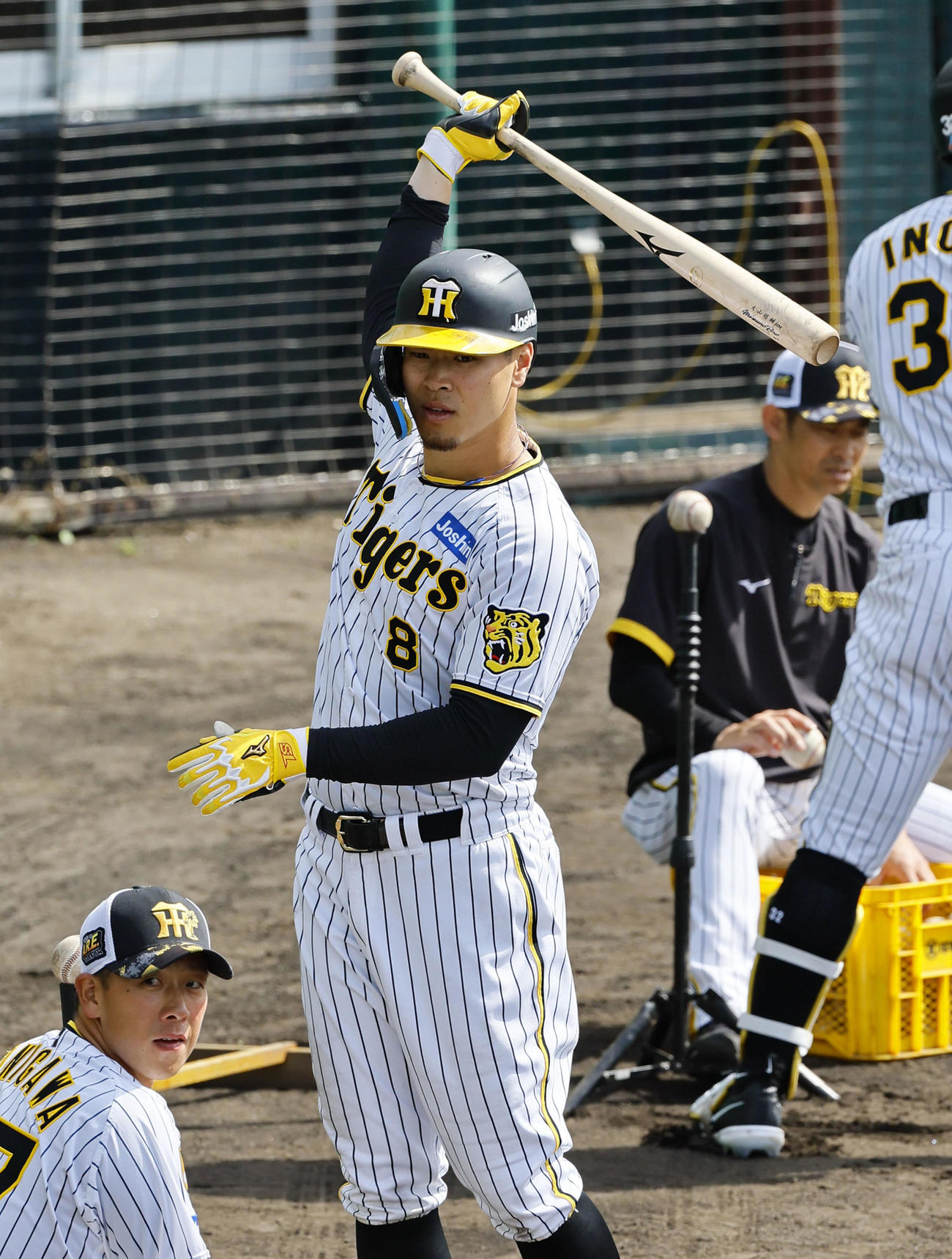 ランチ特打をする佐藤輝（撮影・藤尾明華）