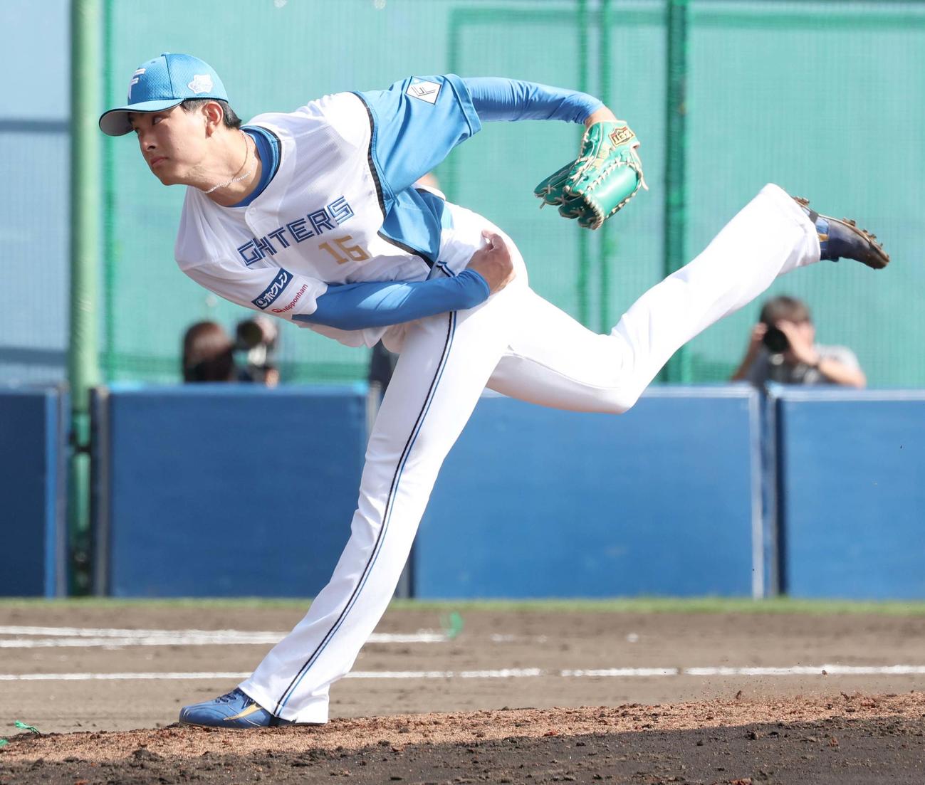 日本ハム紅白戦　5回に登板し無失点の達（撮影・黒川智章）