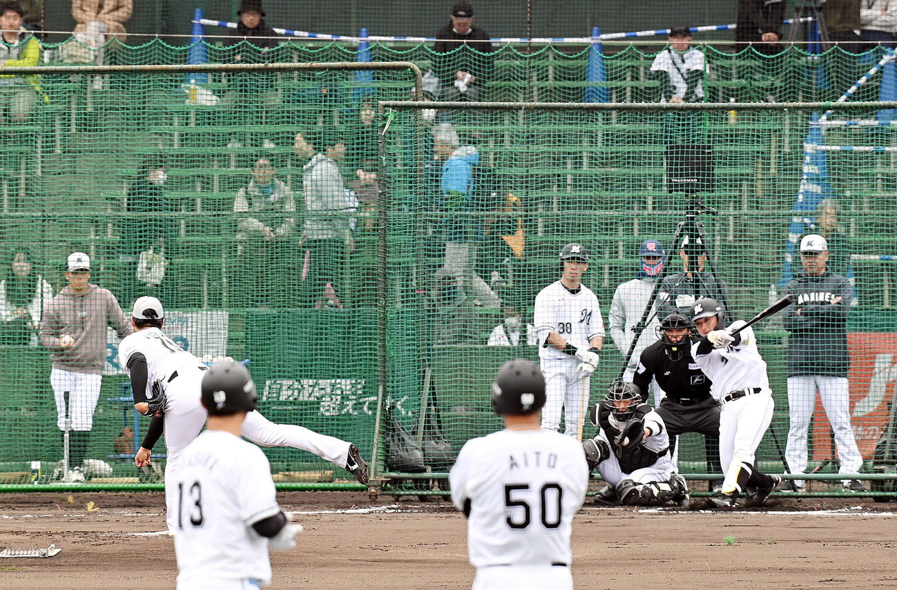 ライブBPでロッテ唐川は田村から空振りを奪う（撮影・滝沢徹郎）