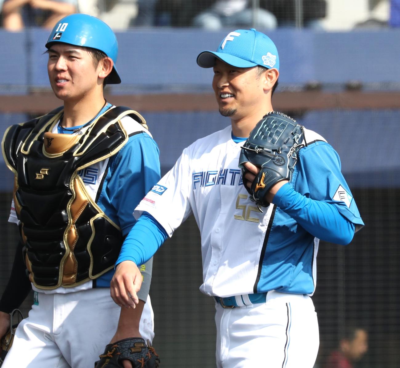 日本ハム対楽天　5回表、無失点に抑え笑顔の池田（撮影・黒川智章）