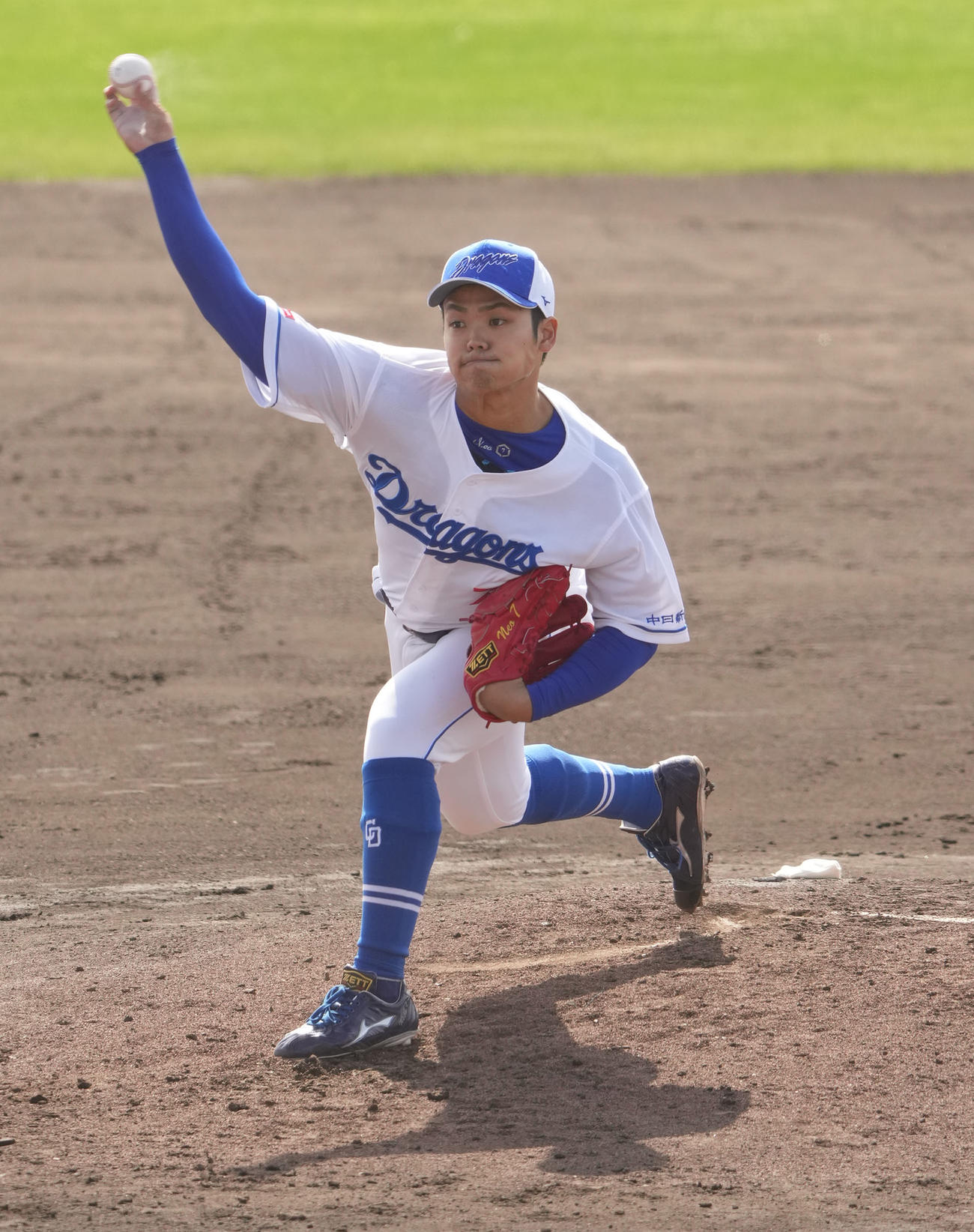 ケース打撃練習に登板する根尾（2024年2月10日撮影）