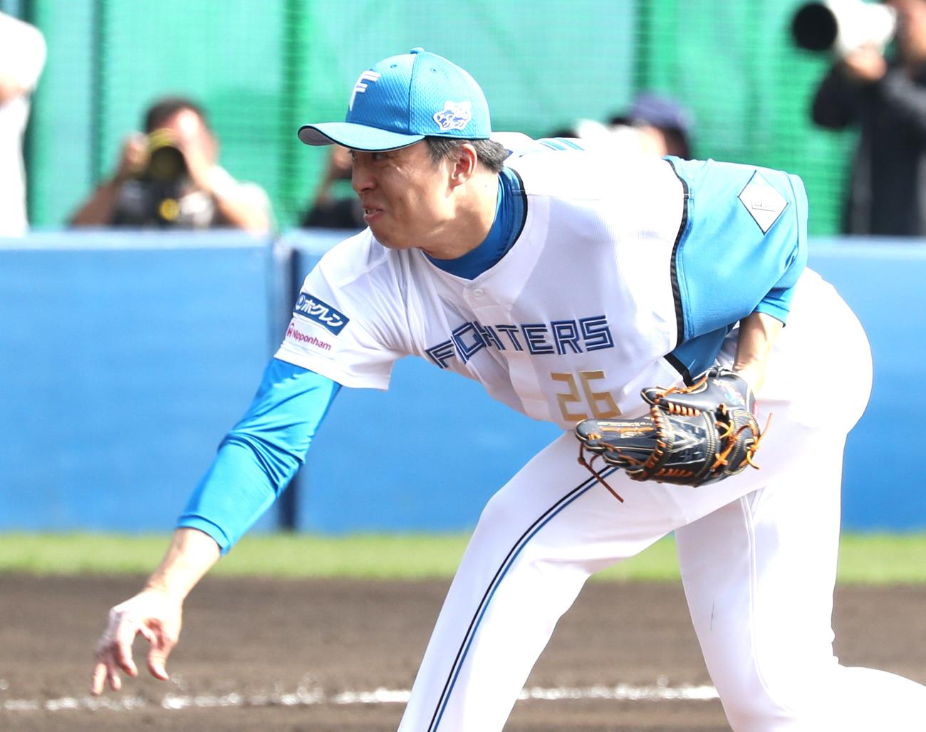 日本ハム対楽天　4回に登板の田中正（撮影・黒川智章）