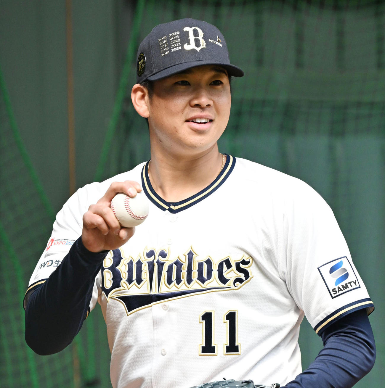 ブルペンで明るい表情を見せるオリックス山下（撮影・和賀正仁）