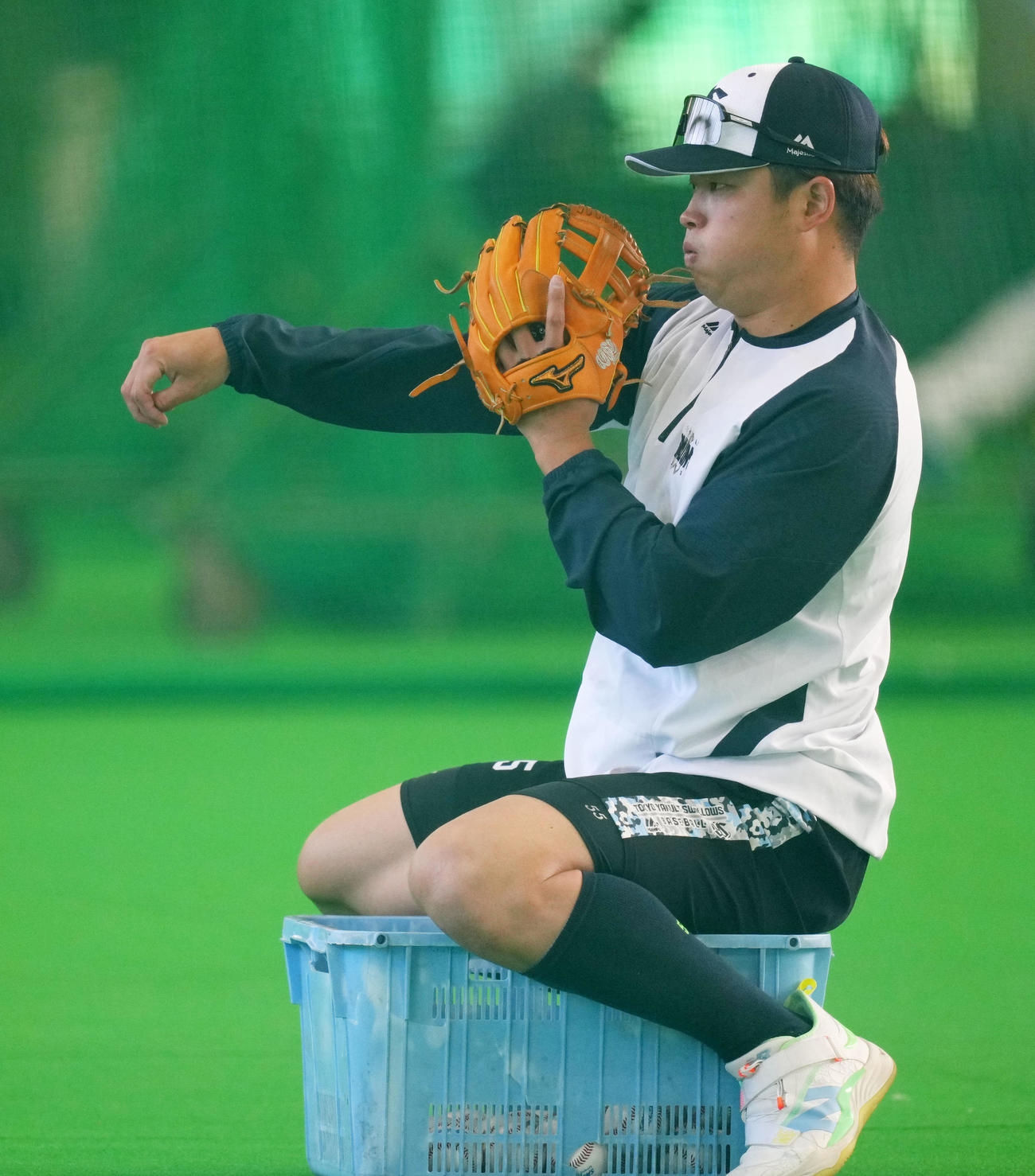 別メニューで調整するヤクルト村上（撮影・横山健太）