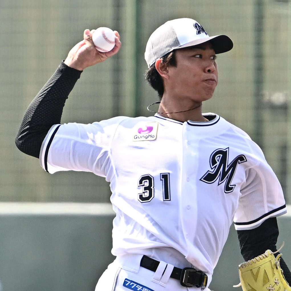 白組3番手で登板するロッテ大谷（撮影・滝沢徹郎）