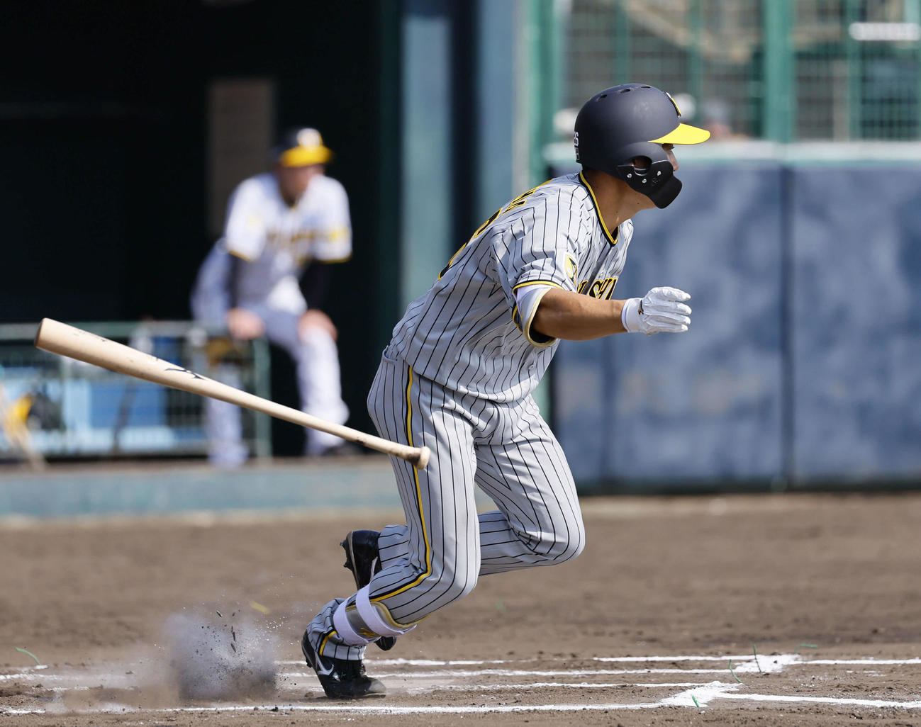 紅白戦　6回表紅組無死二、三塁、福島は遊撃適時内野安打を放つ（撮影・藤尾明華）