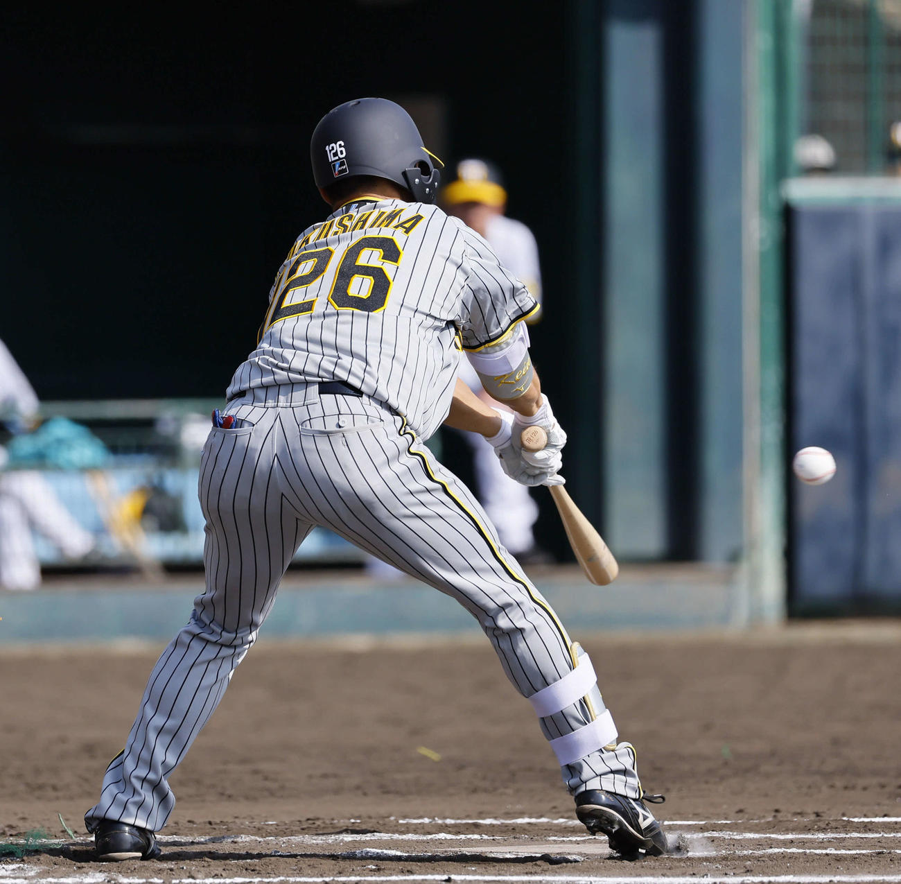 紅白戦　6回表紅組無死二、三塁、福島は遊撃適時内野安打を放つ（撮影・藤尾明華）