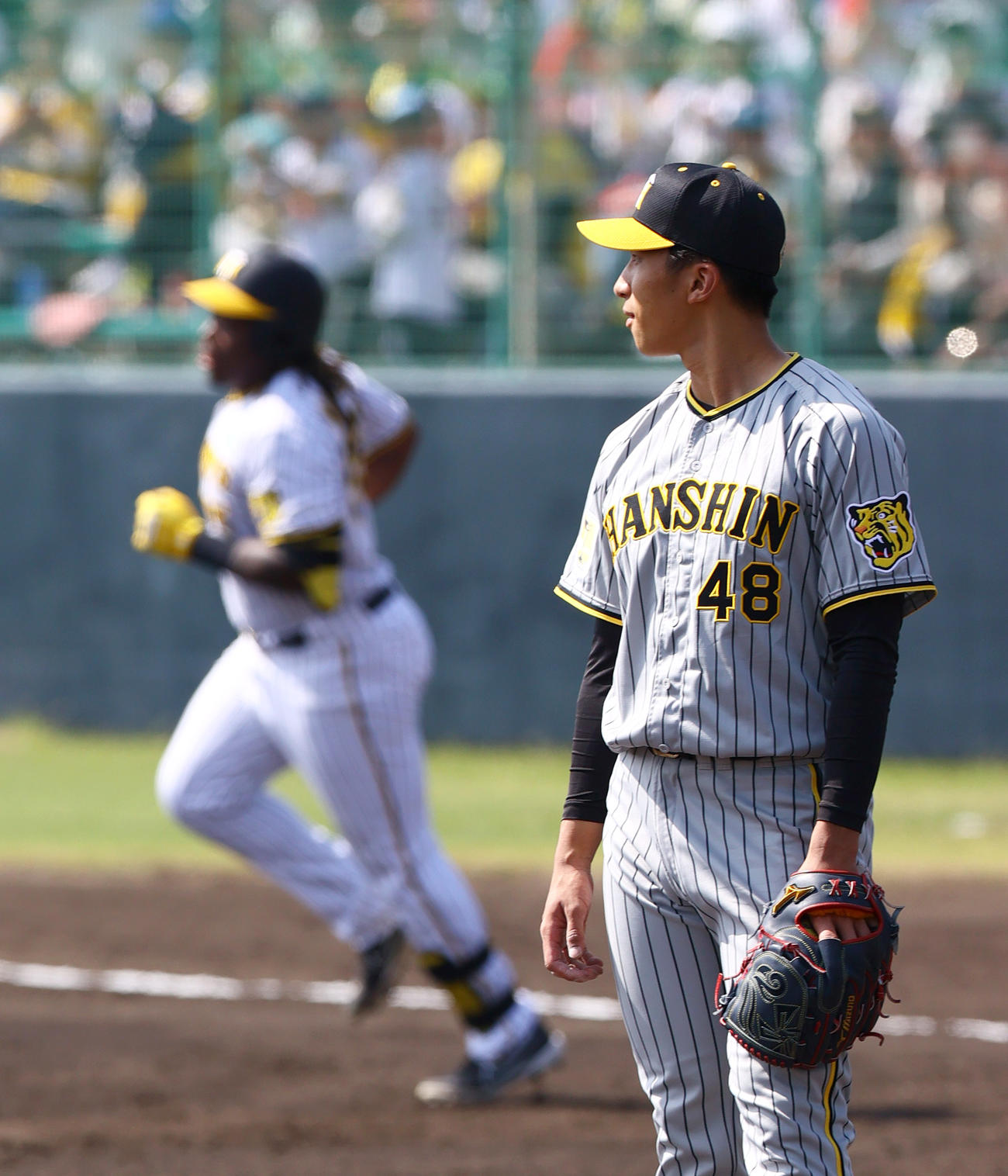 紅白戦　2回裏白組1死一塁、茨木はミエセスに左越え2点本塁打を浴びる（撮影・上山淳一）