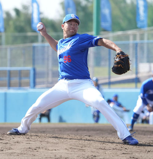 DeNA対中日　5回裏、中日3番手で登板する加藤竜（撮影・森本幸一）