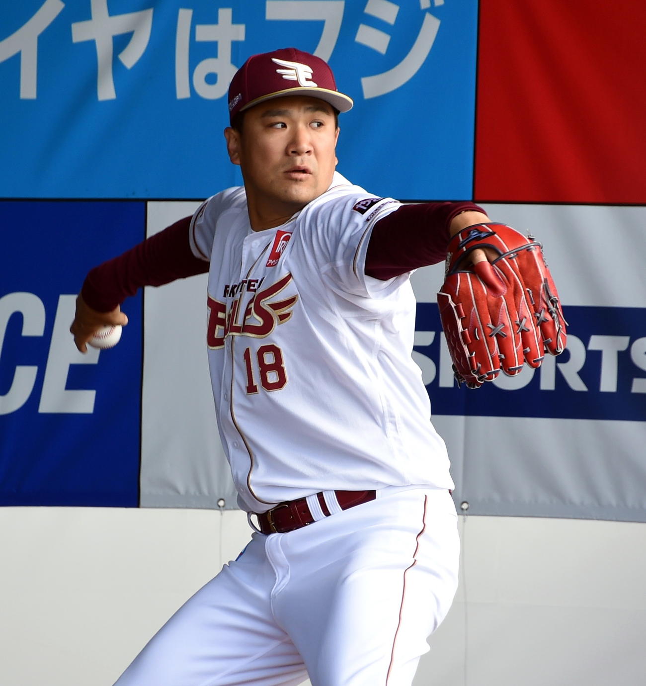 ブルペン投球した楽天田中将（撮影・山田愛斗）