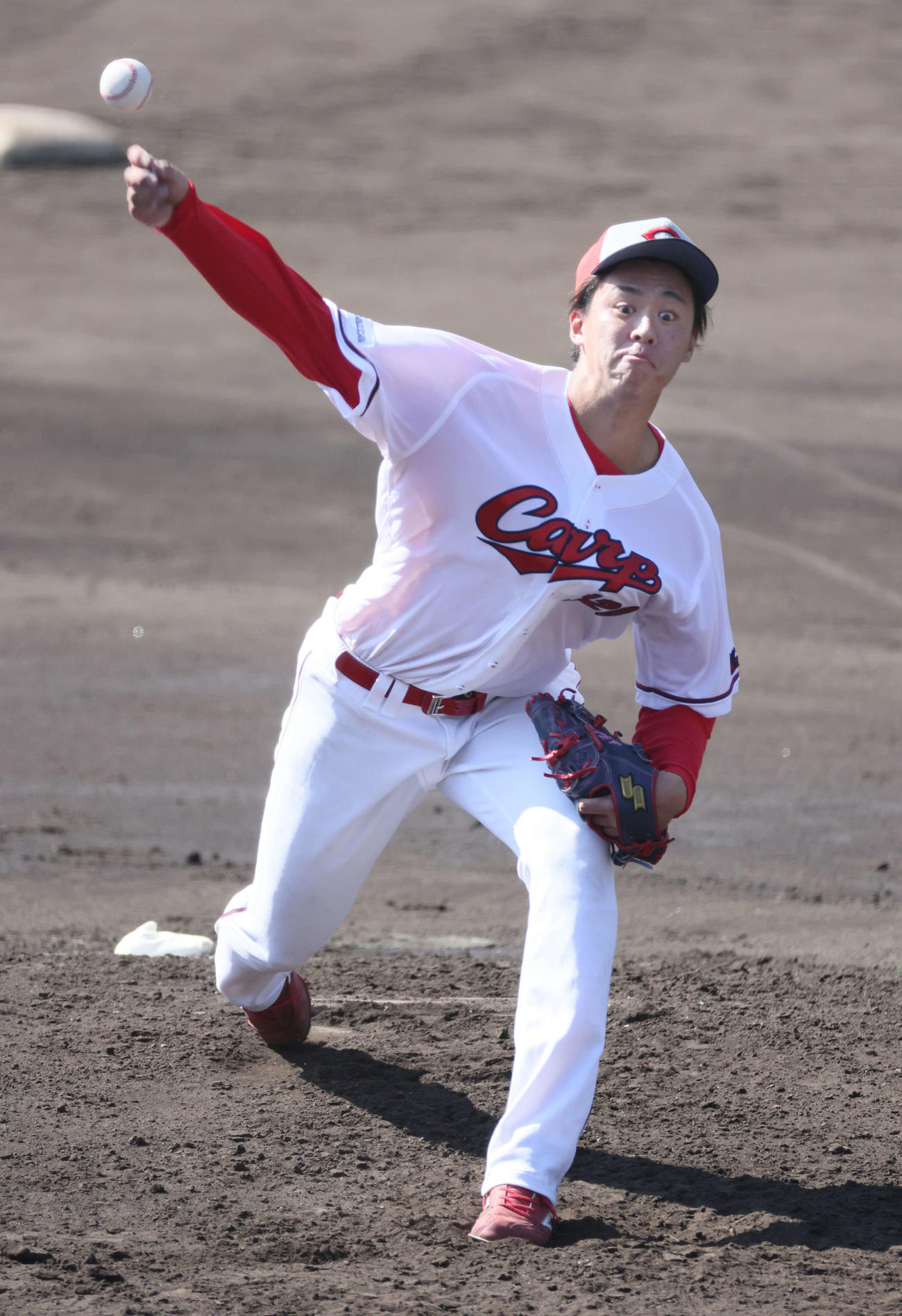 シート打撃に登板した広島育成1位の杉田（撮影・加藤孝規）