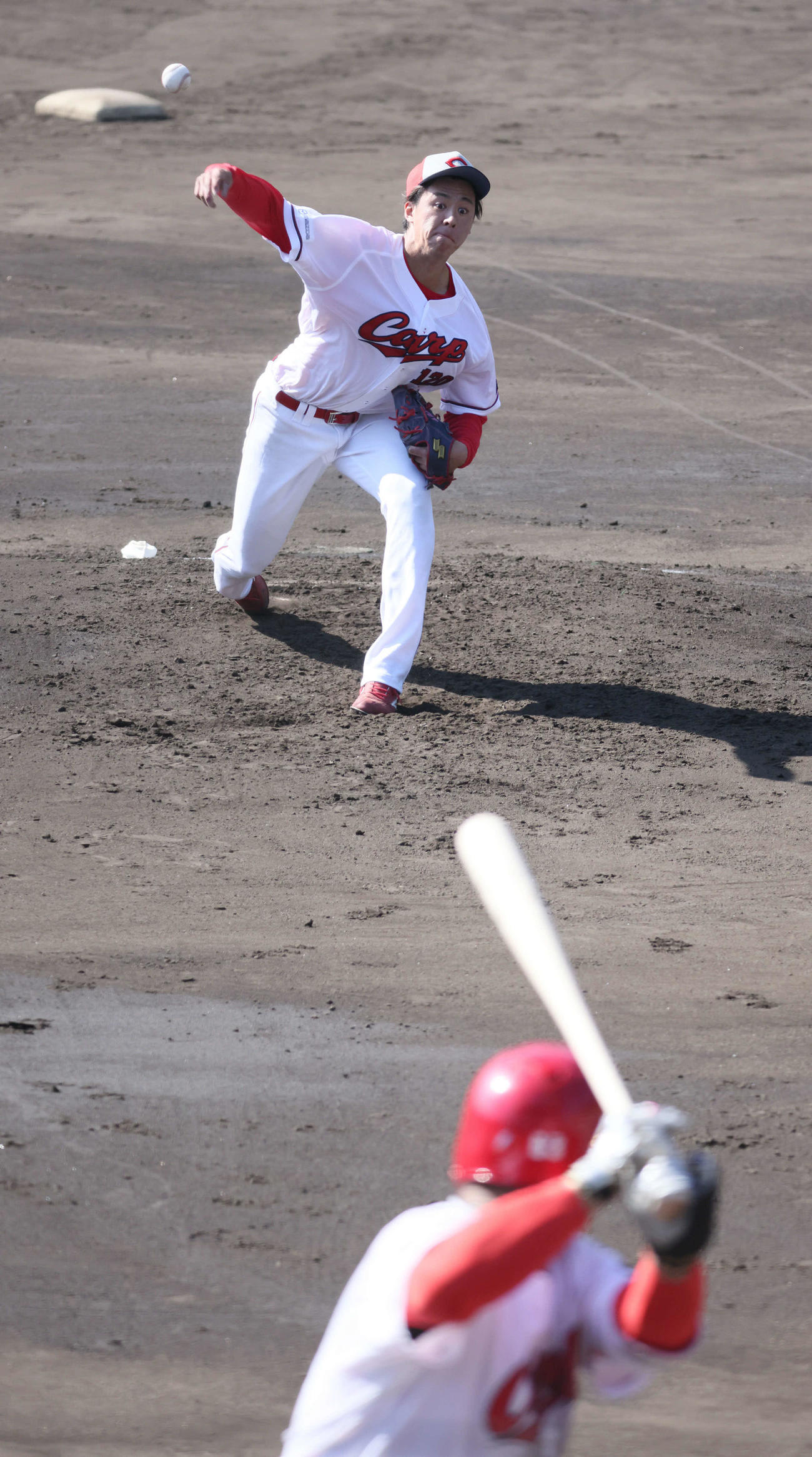 シート打撃に登板した広島育成1位の杉田（撮影・加藤孝規）