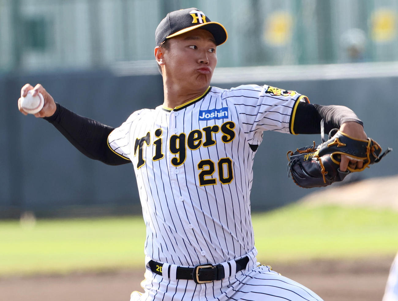 紅白戦　6回に登板する白組の森木（撮影・上山淳一）