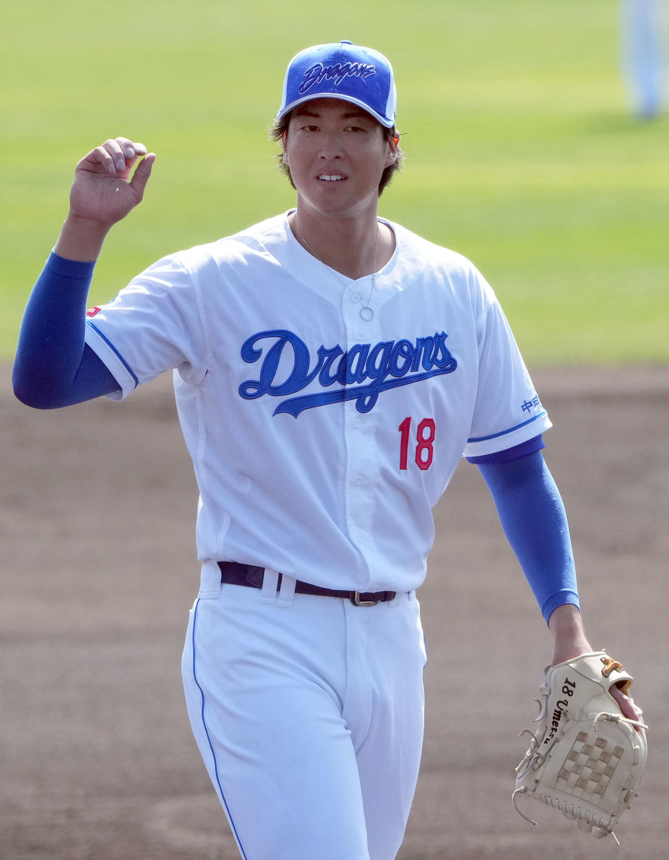 シート打撃練習に登板する梅津（撮影・森本幸一）