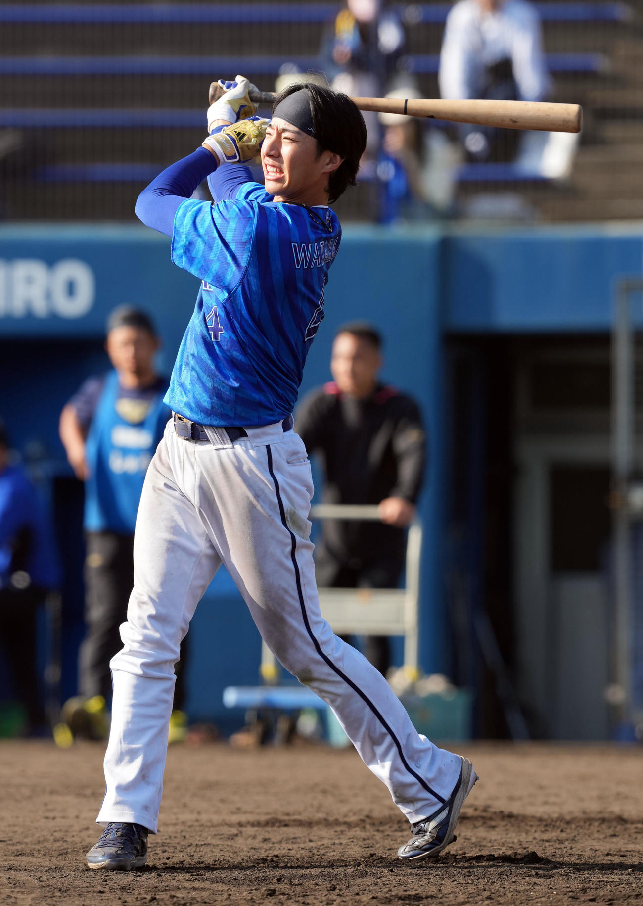 ロングティーを行うDeNAドラフト1位の度会（撮影・たえ見朱実）