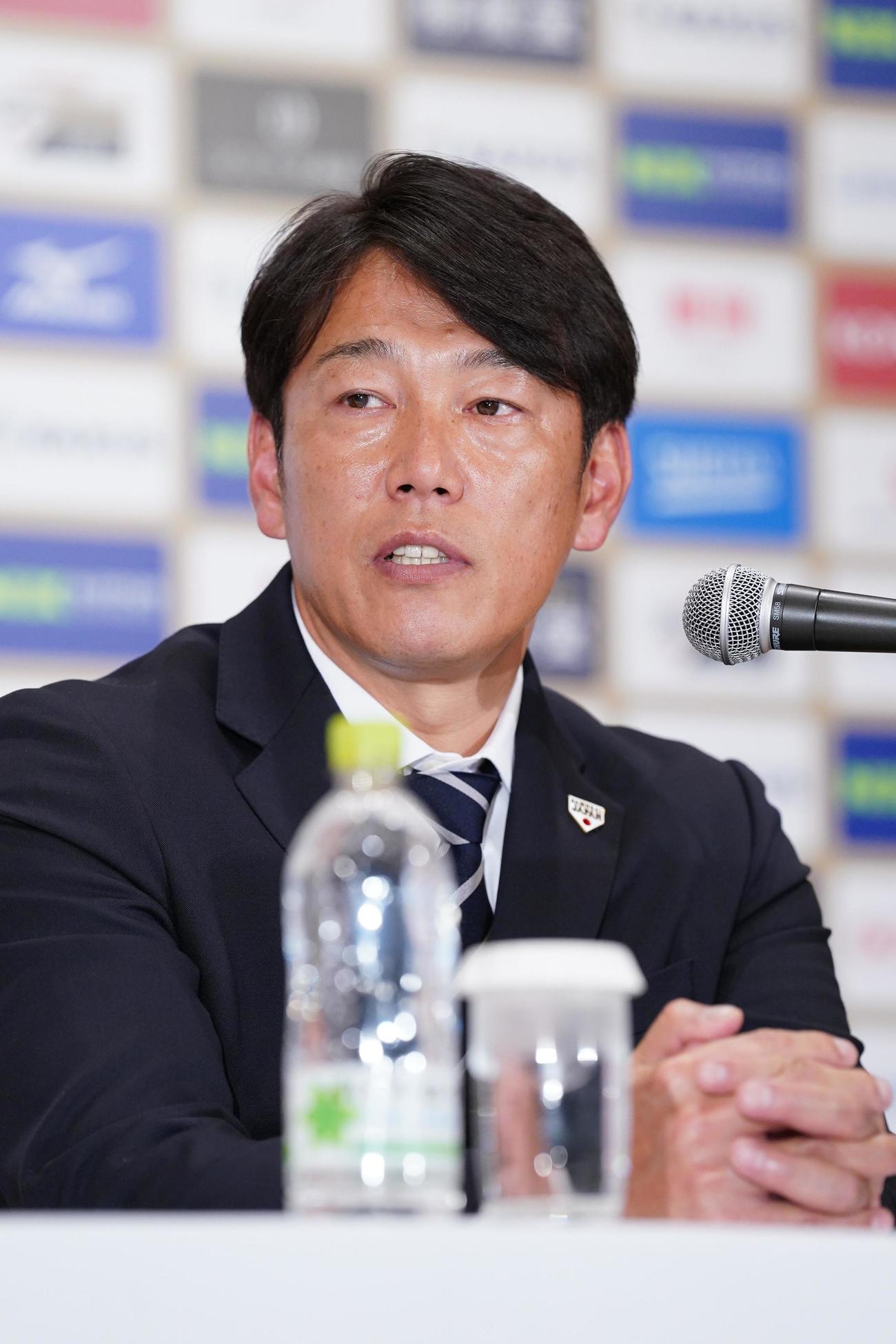 「カーネクスト侍ジャパンシリーズ2024　日本対欧州代表」選手発表記者会見に臨む井端監督（撮影・小沢裕）