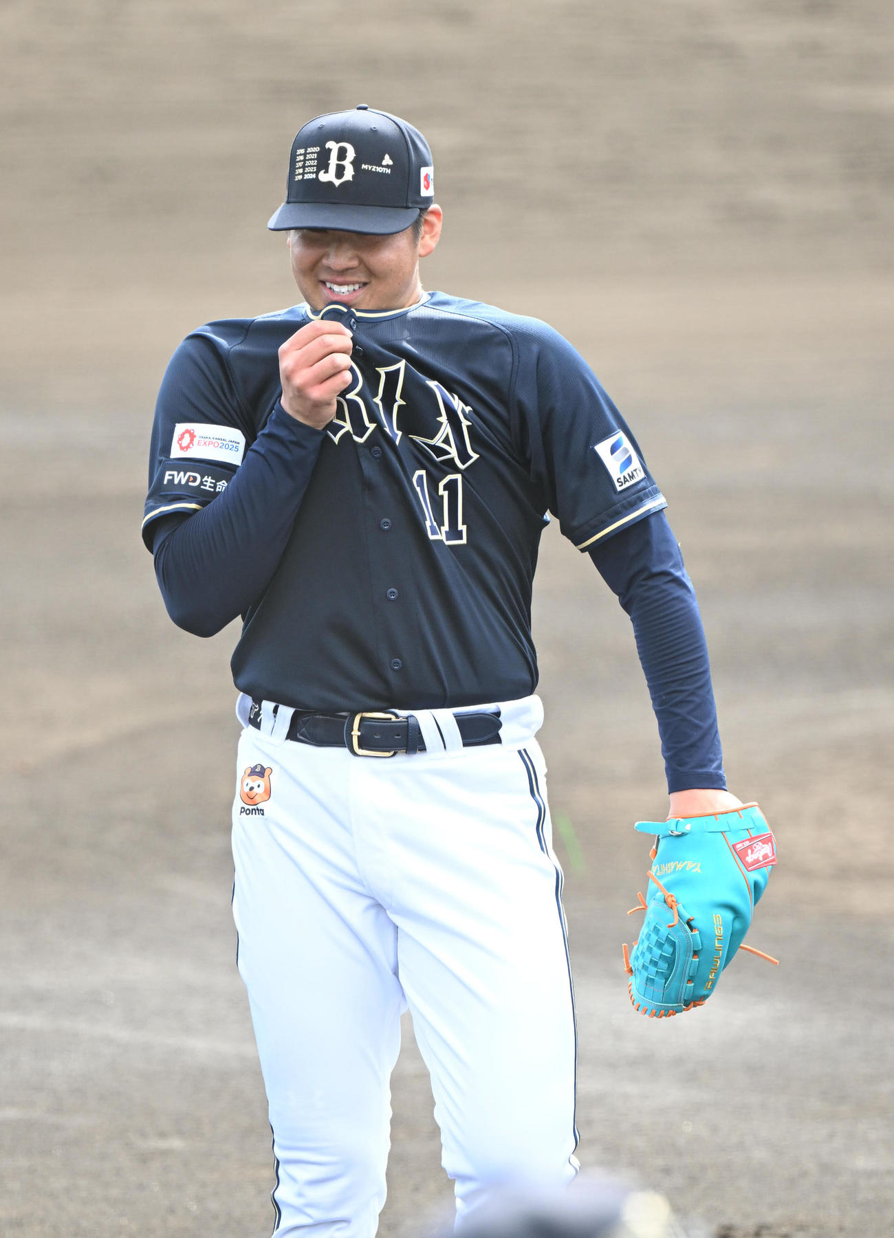 実戦形式の打撃投手終え笑顔のオリックス山下（撮影・和賀正仁）