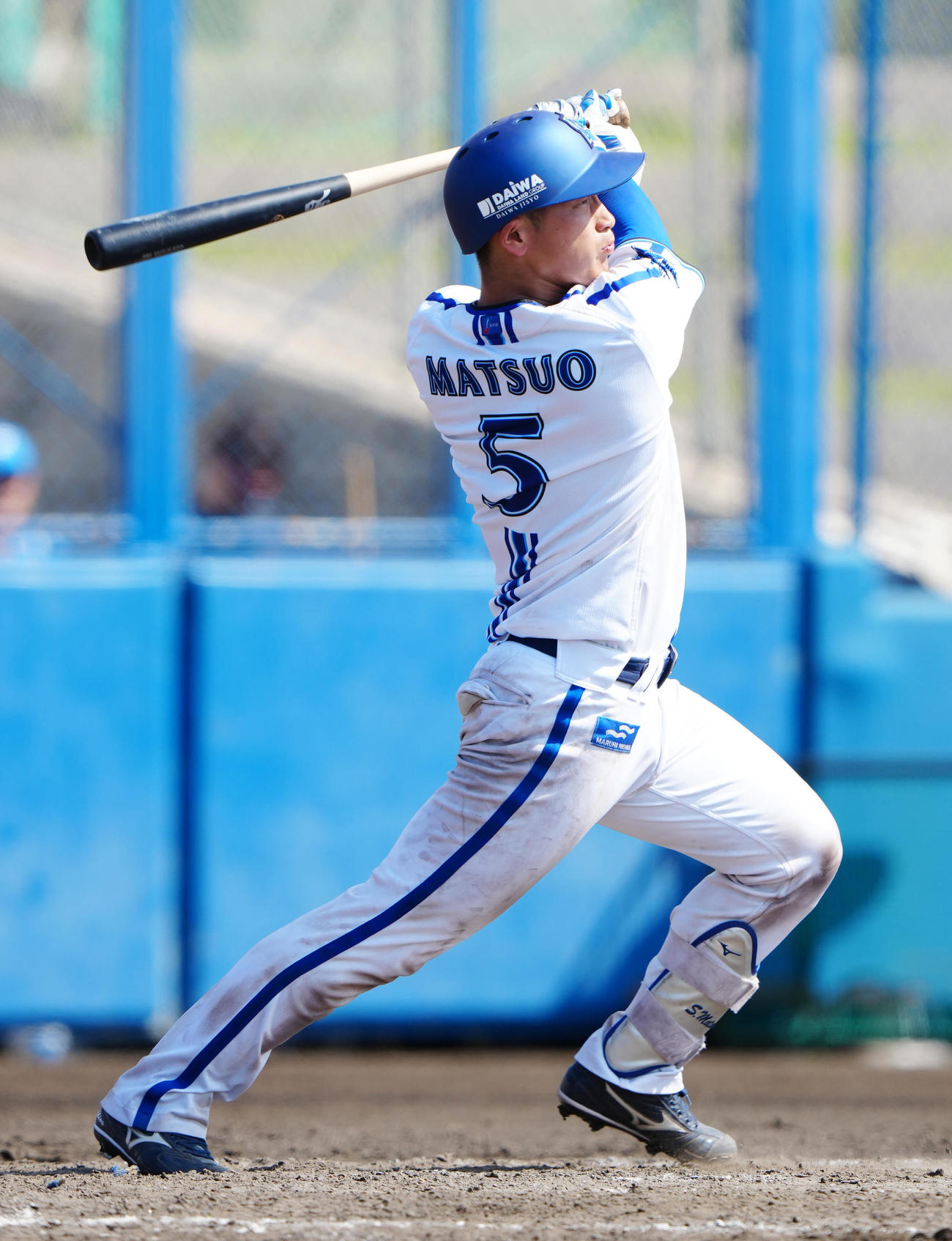 DeNA対日本ハム　5回裏DeNA1死、中前打を放つ松尾（撮影・江口和貴）