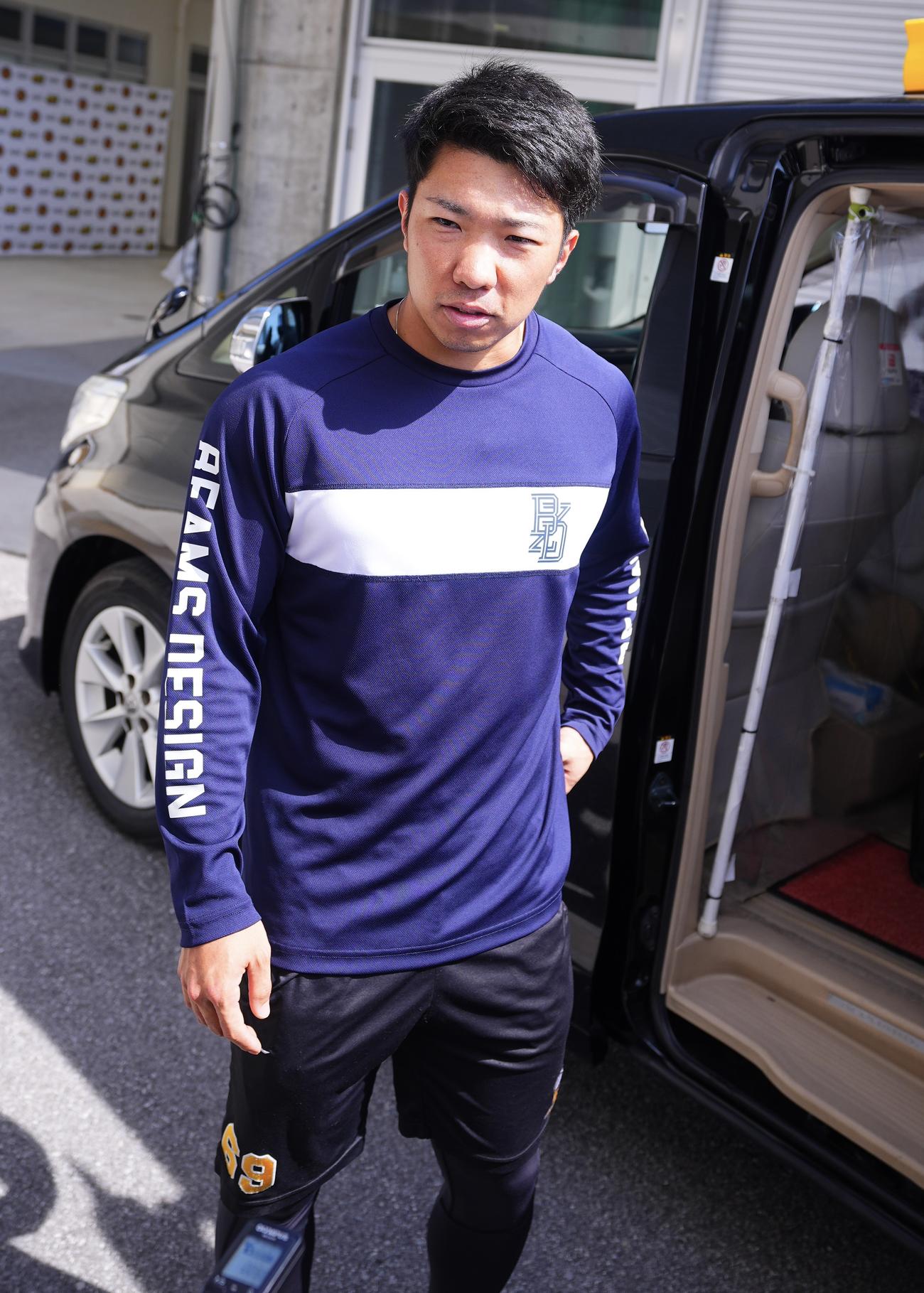阪神春季キャンプ　休日返上でトレーニングを行った石井大智（撮影・藤尾明華）