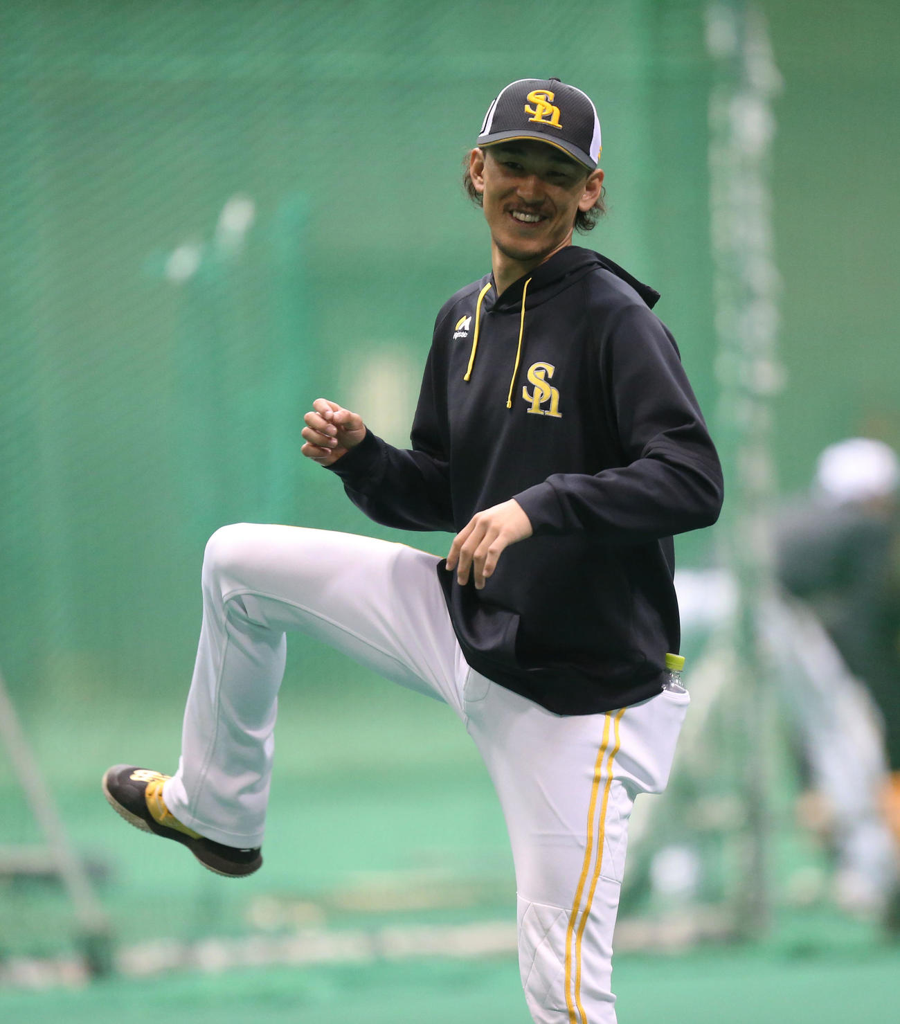 トレーニングを行うソフトバンク三森（撮影・冨田成美）