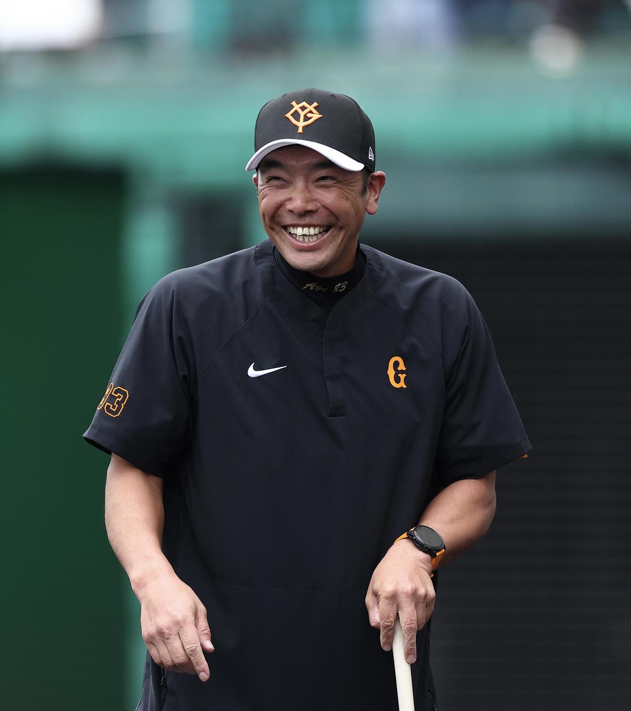 笑顔を見せる巨人阿部監督（撮影・河田真司）
