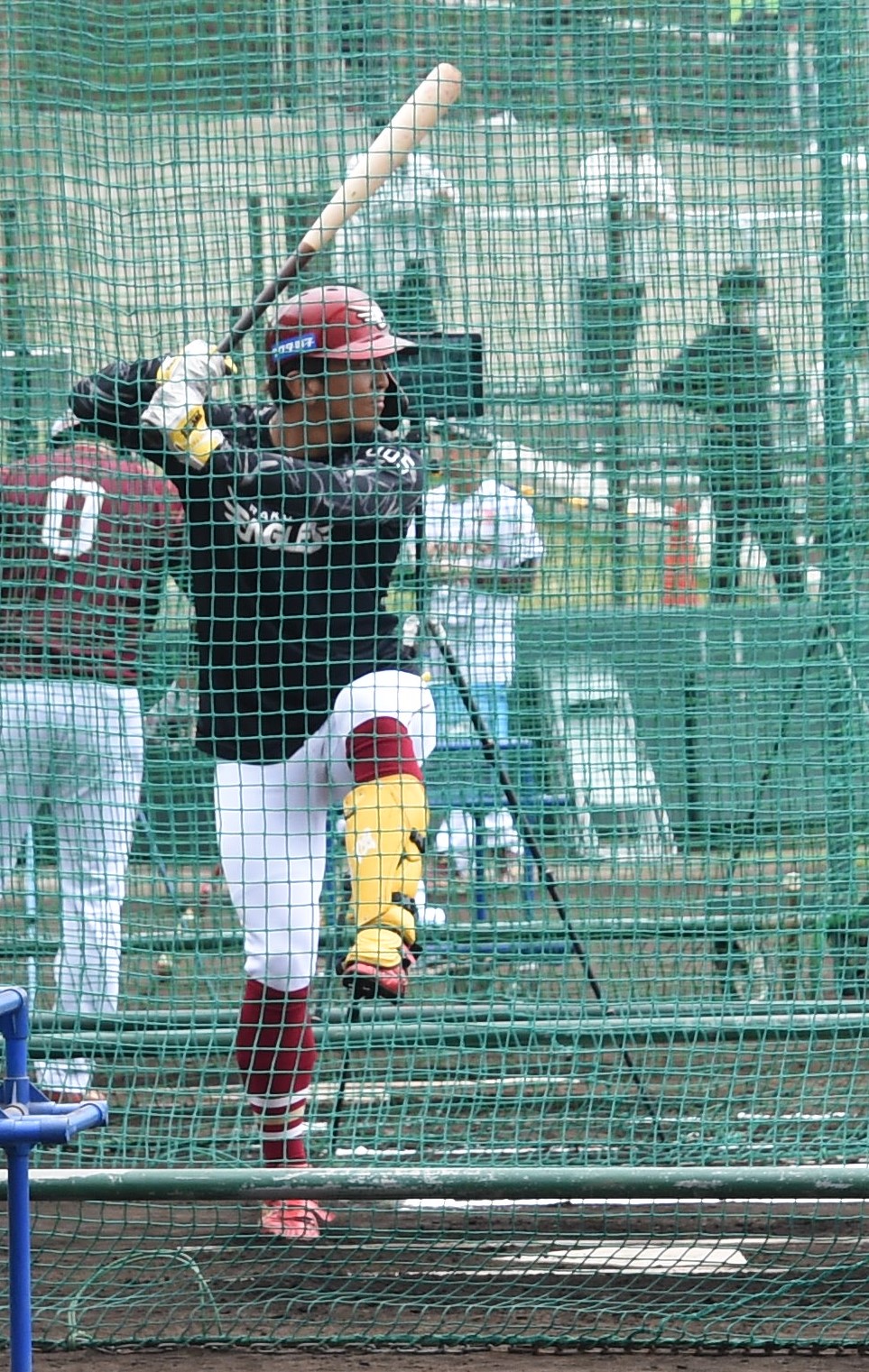 左足を高く上げる楽天山田の打撃フォーム（撮影・古川真弥）