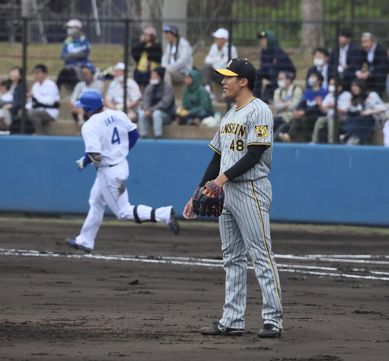 中日対阪神　練習試合　3回裏中日1死、茨木は鵜飼に本塁打を浴びる（撮影・加藤哉）