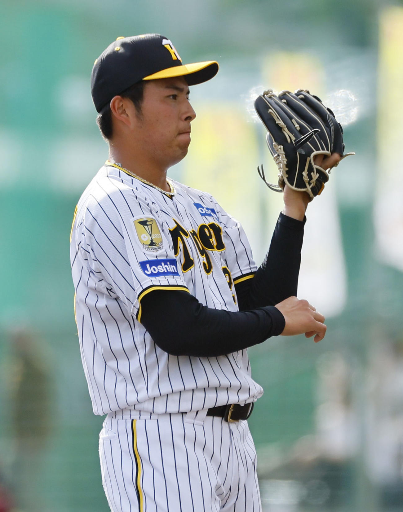 練習試合　阪神対楽天　9回表楽天無死一塁、堀内に右越えに2点本塁打を浴びた椎葉（撮影・藤尾明華）