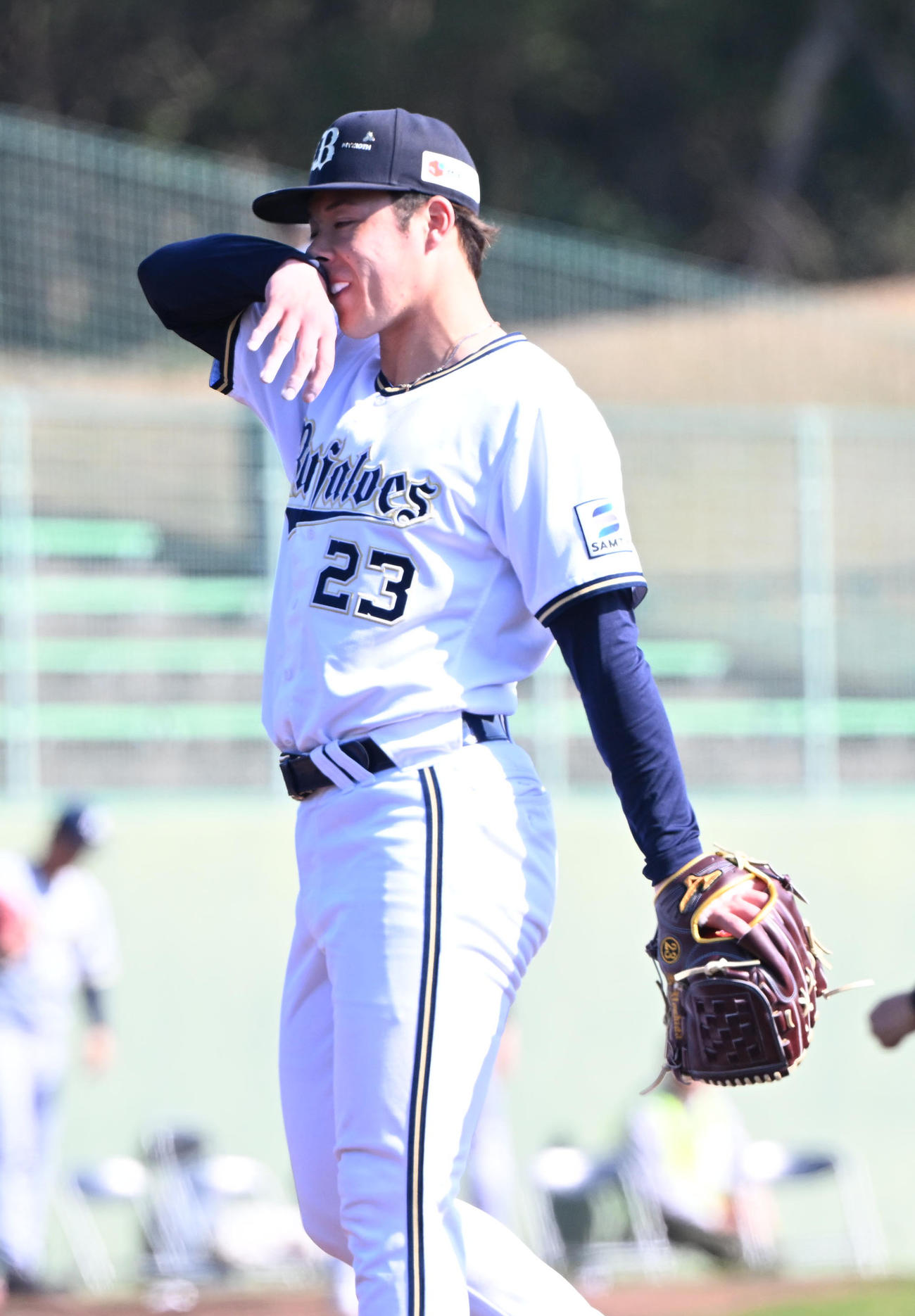オリックス対日本新薬　7回表日本新薬無死二塁、若林に左越え本塁打を浴びる吉田