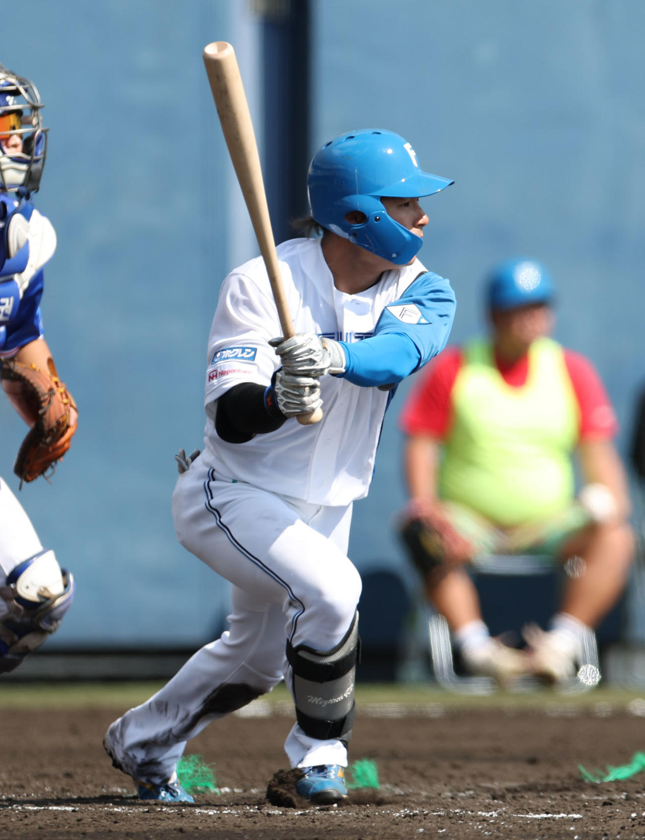 日本ハム対サムスン　3回裏日本ハム2死一、二塁、水野は2点適時二塁打を放つ（撮影・佐藤翔太）