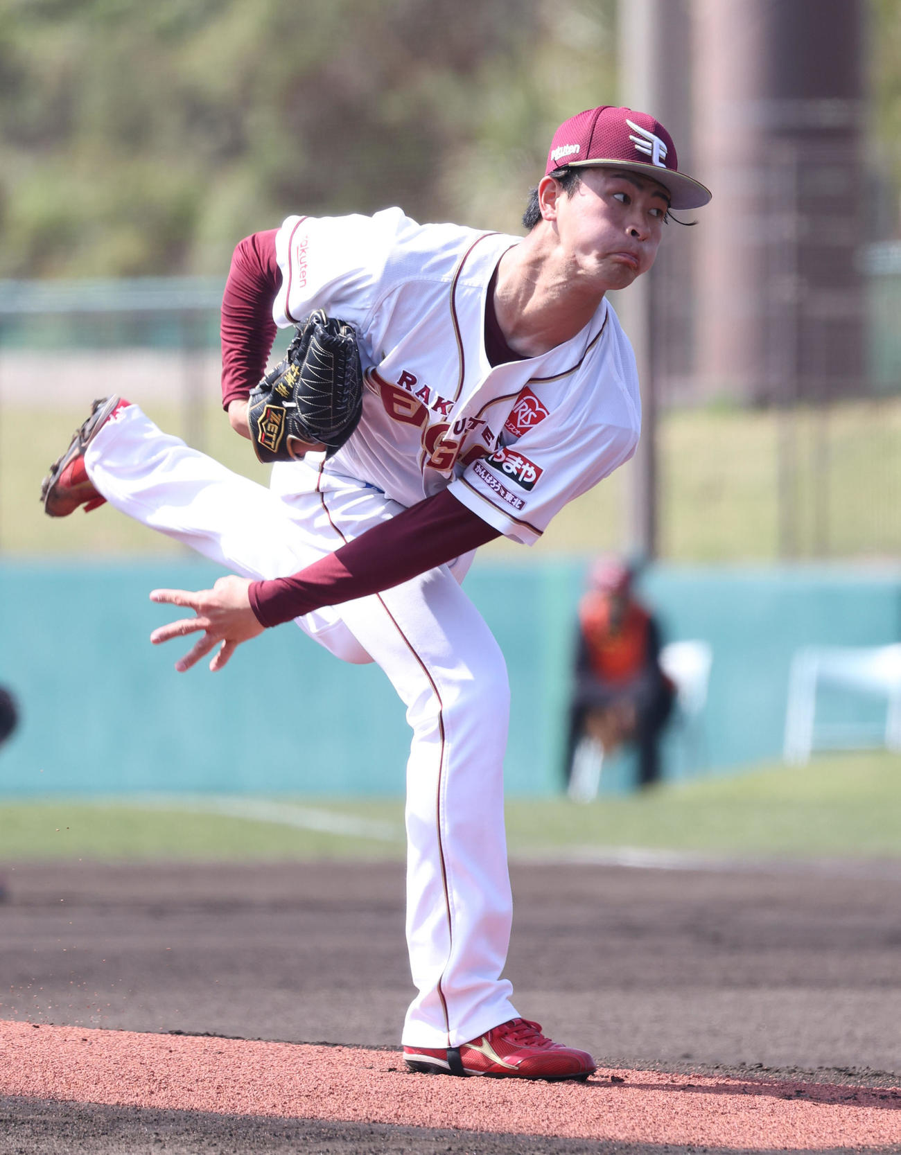 楽天対日本ハム　楽天先発の古謝（撮影・佐藤翔太）